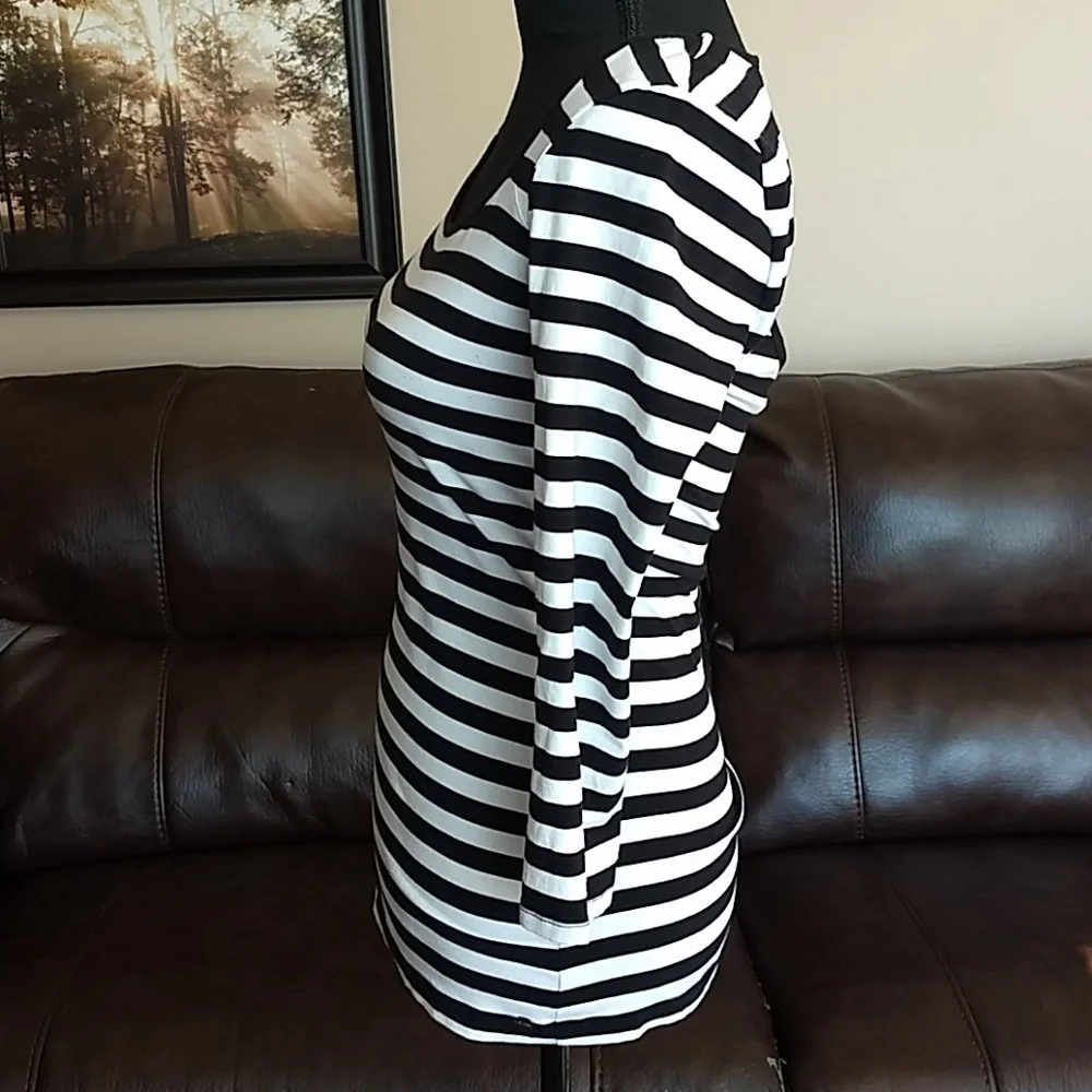 Guess Open Back Shirt‎ - Picture 4 of 9